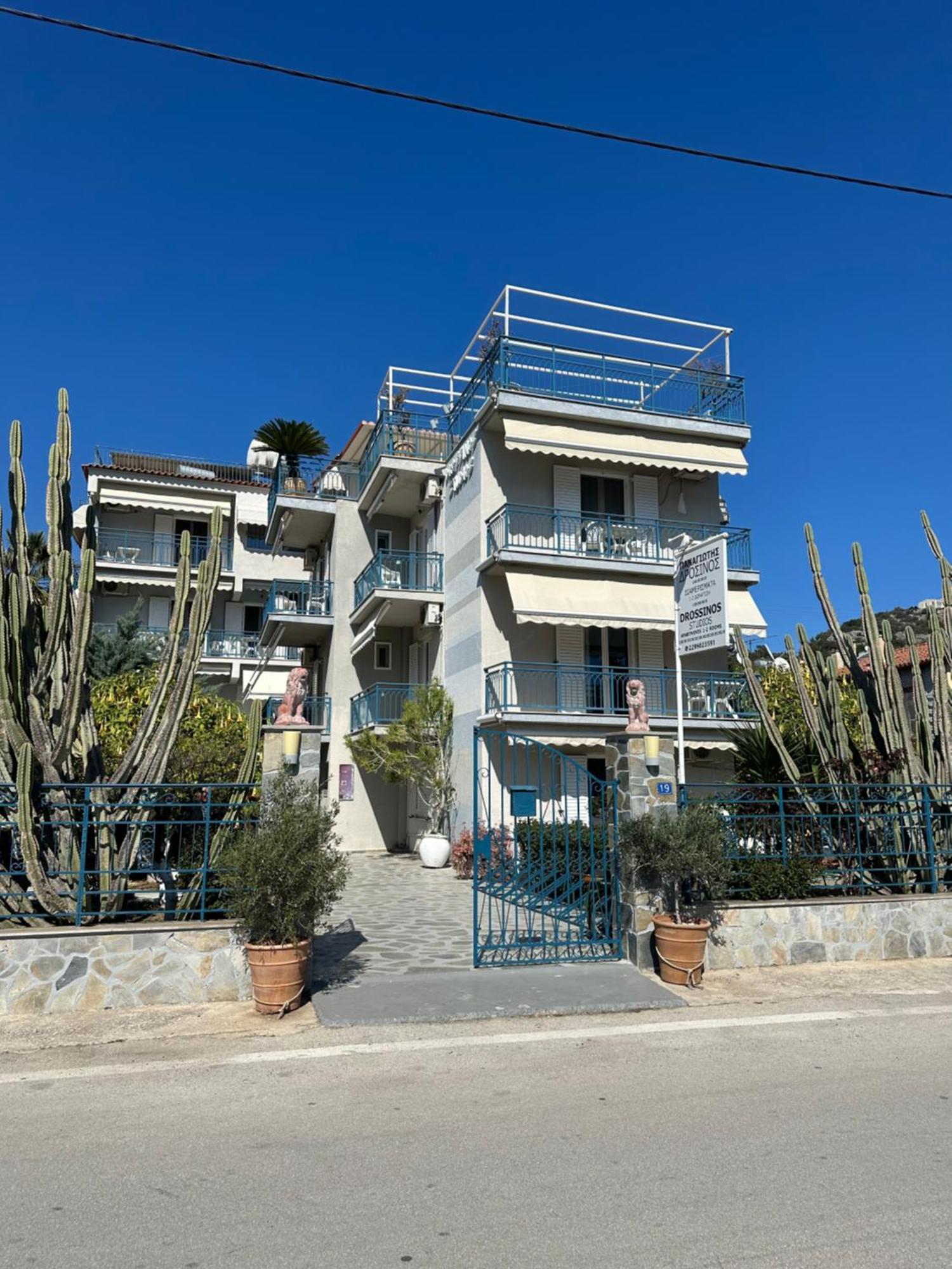 Drossinos Studios Poros Town Екстериор снимка