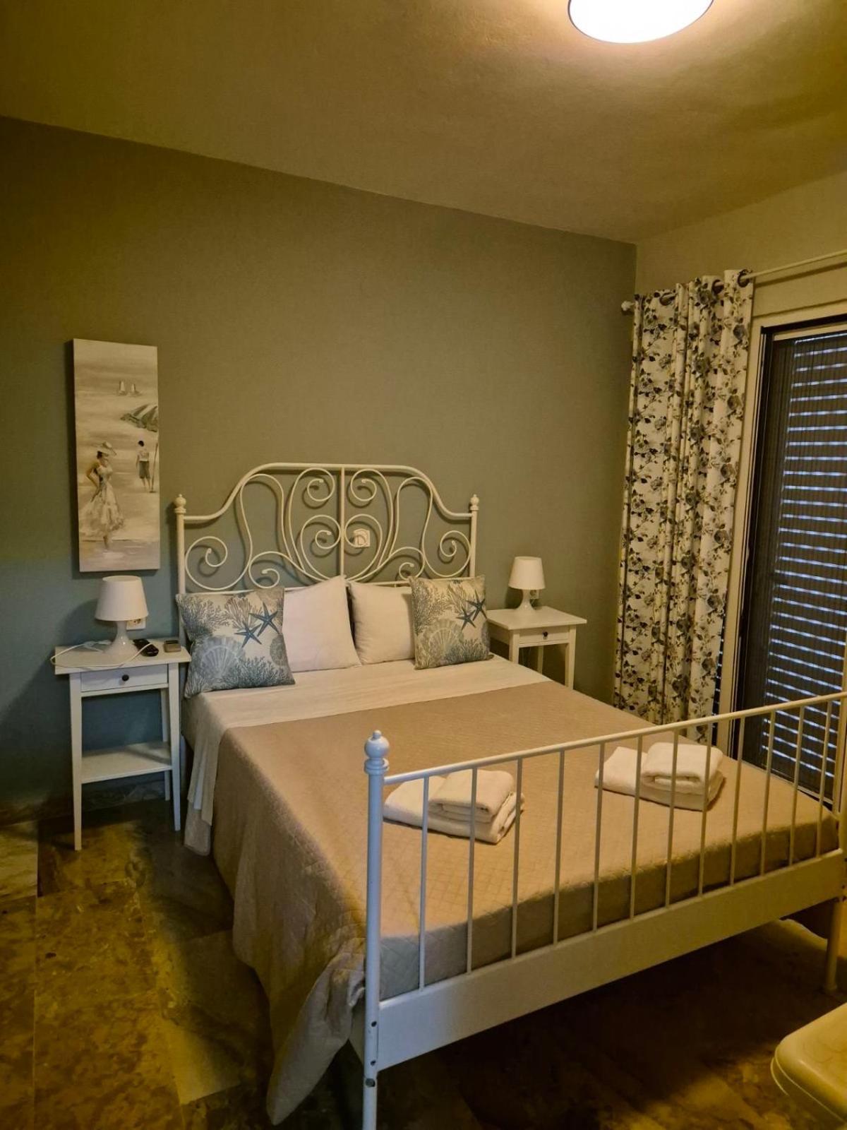 Drossinos Studios Poros Town Екстериор снимка